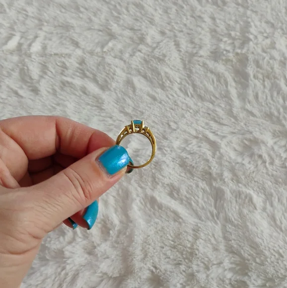 10k Gold Blue Topaz And Diamond Ring - Picture 4 of 8